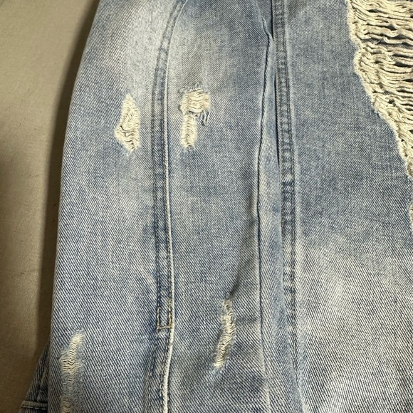 BBJ Los Angeles Distressed Denim Trucker Jacket Light Blue Wash Women’s Small - Picture 6 of 12